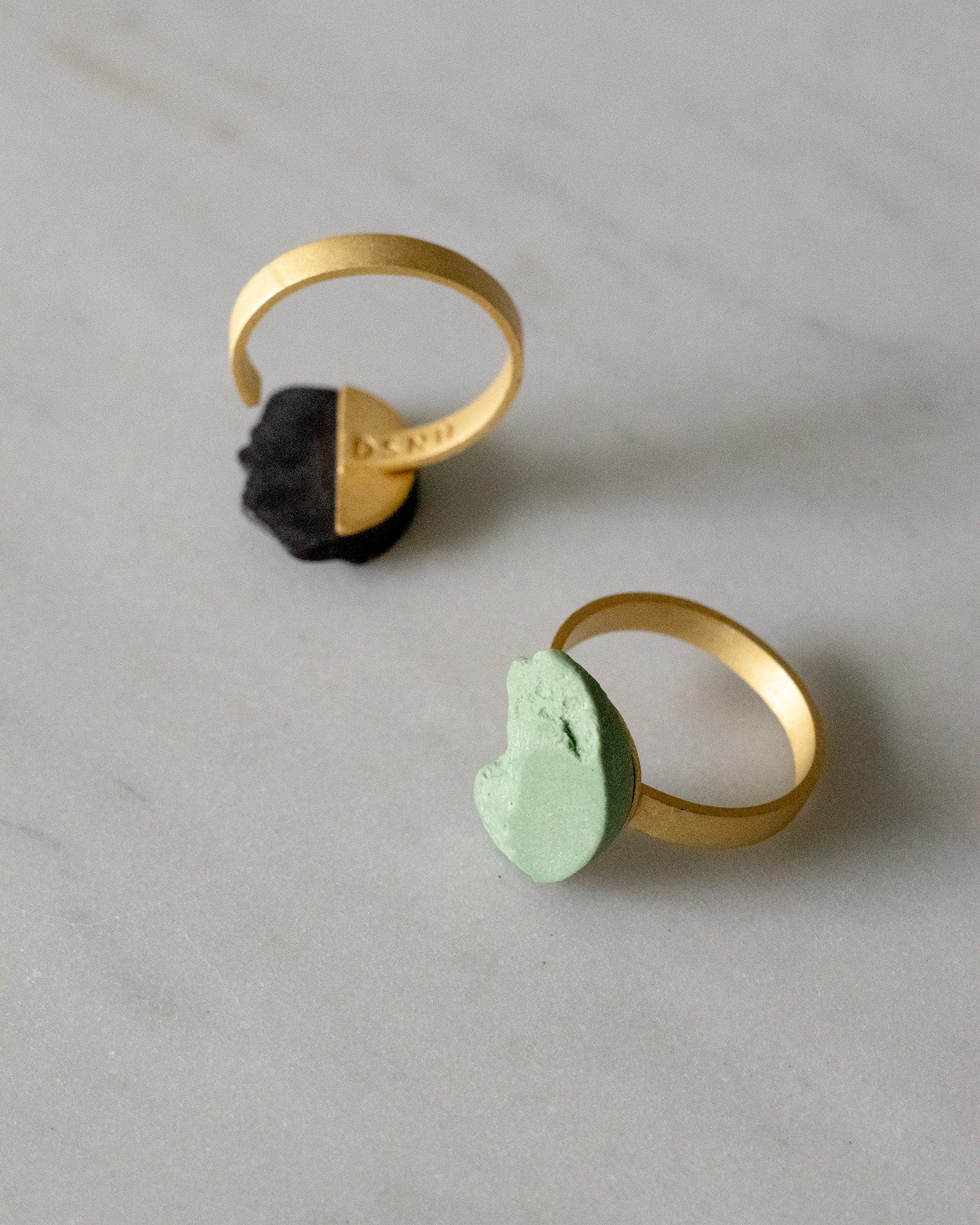 Fragmentos Curve Ring - Green Porcelain