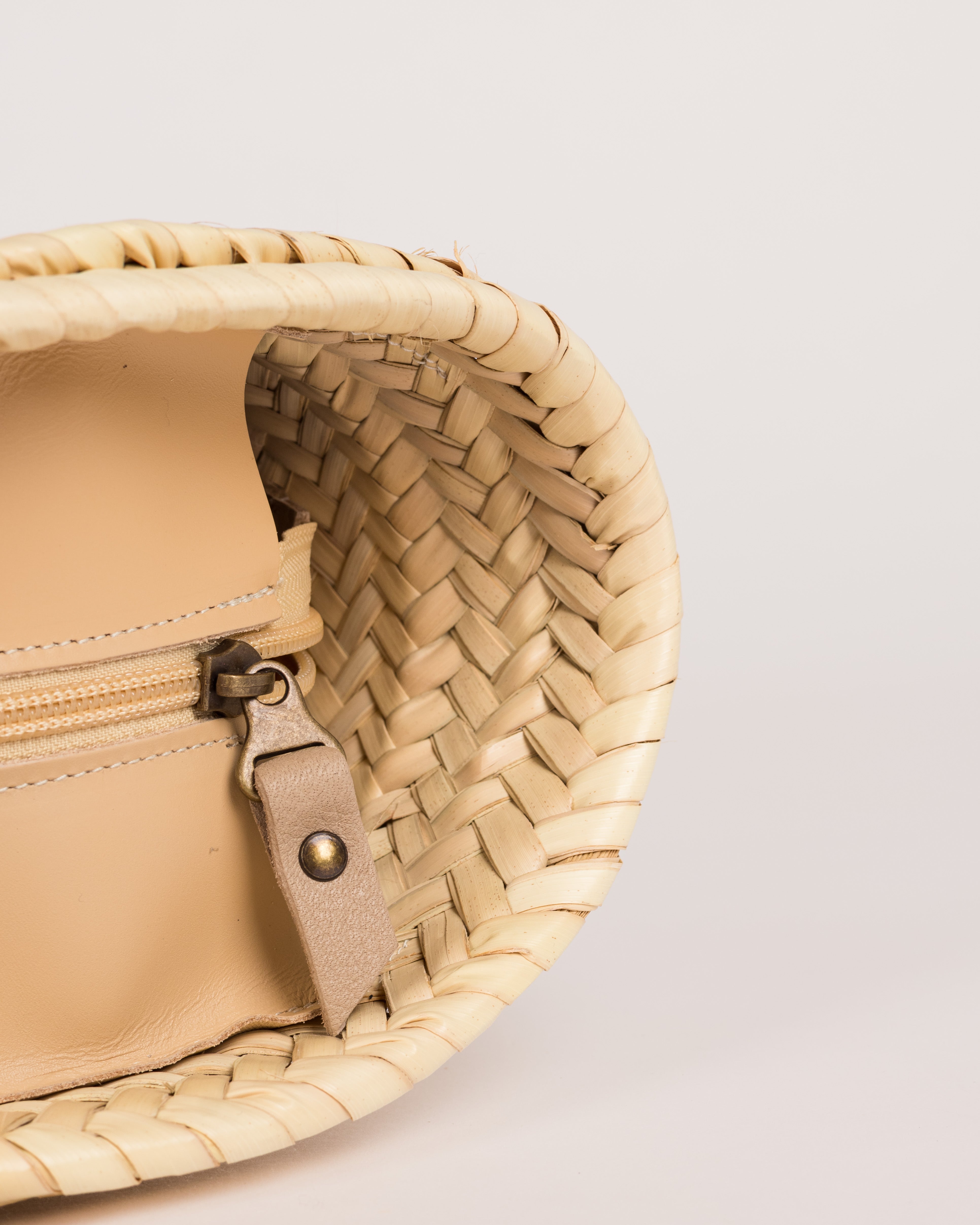 Valeria Capazo Bag - Natural Pebble