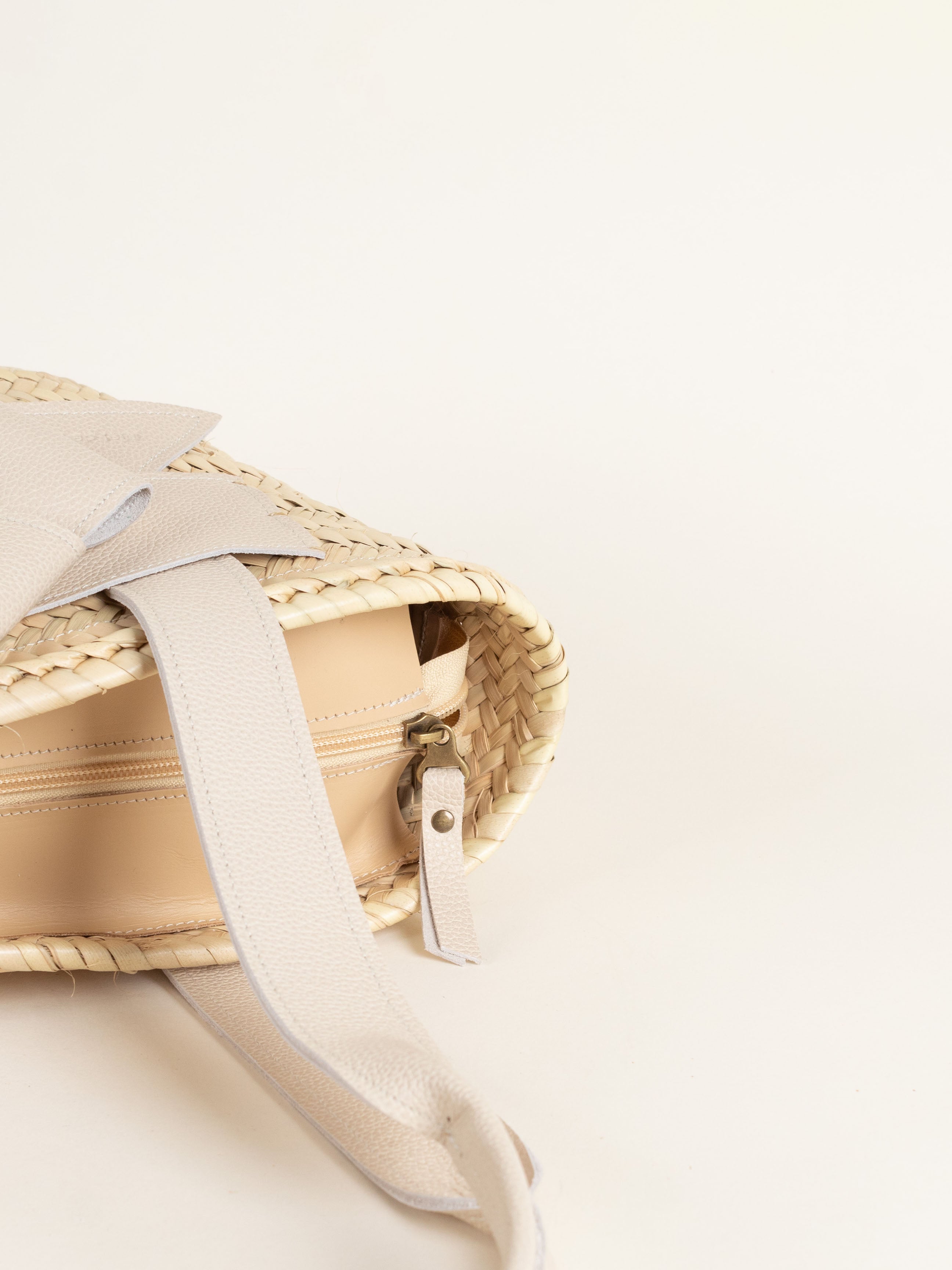 Valeria Capazo Bag - Natural Pebble