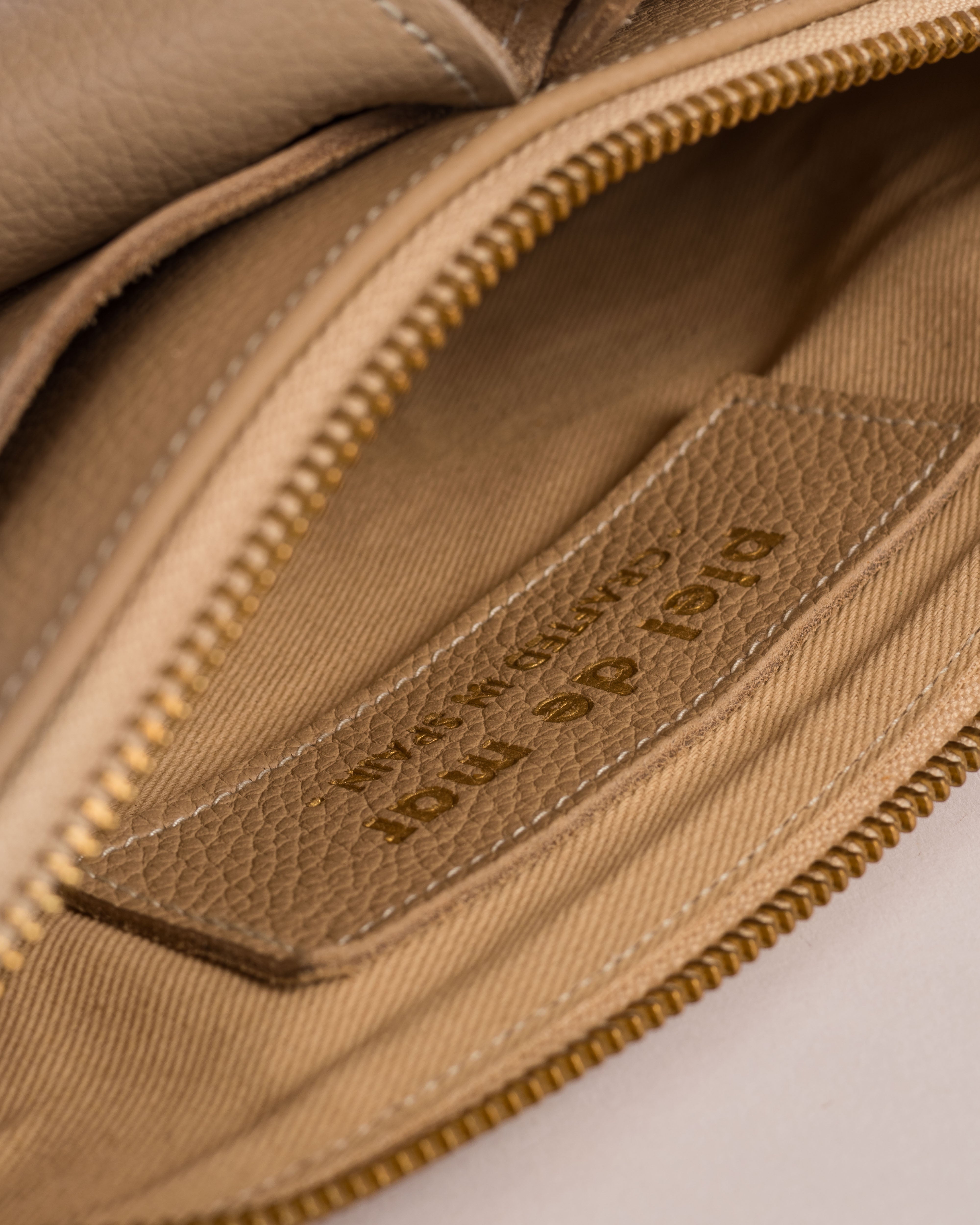 Valeria Leather Shoulder Bag - Natural Pebble