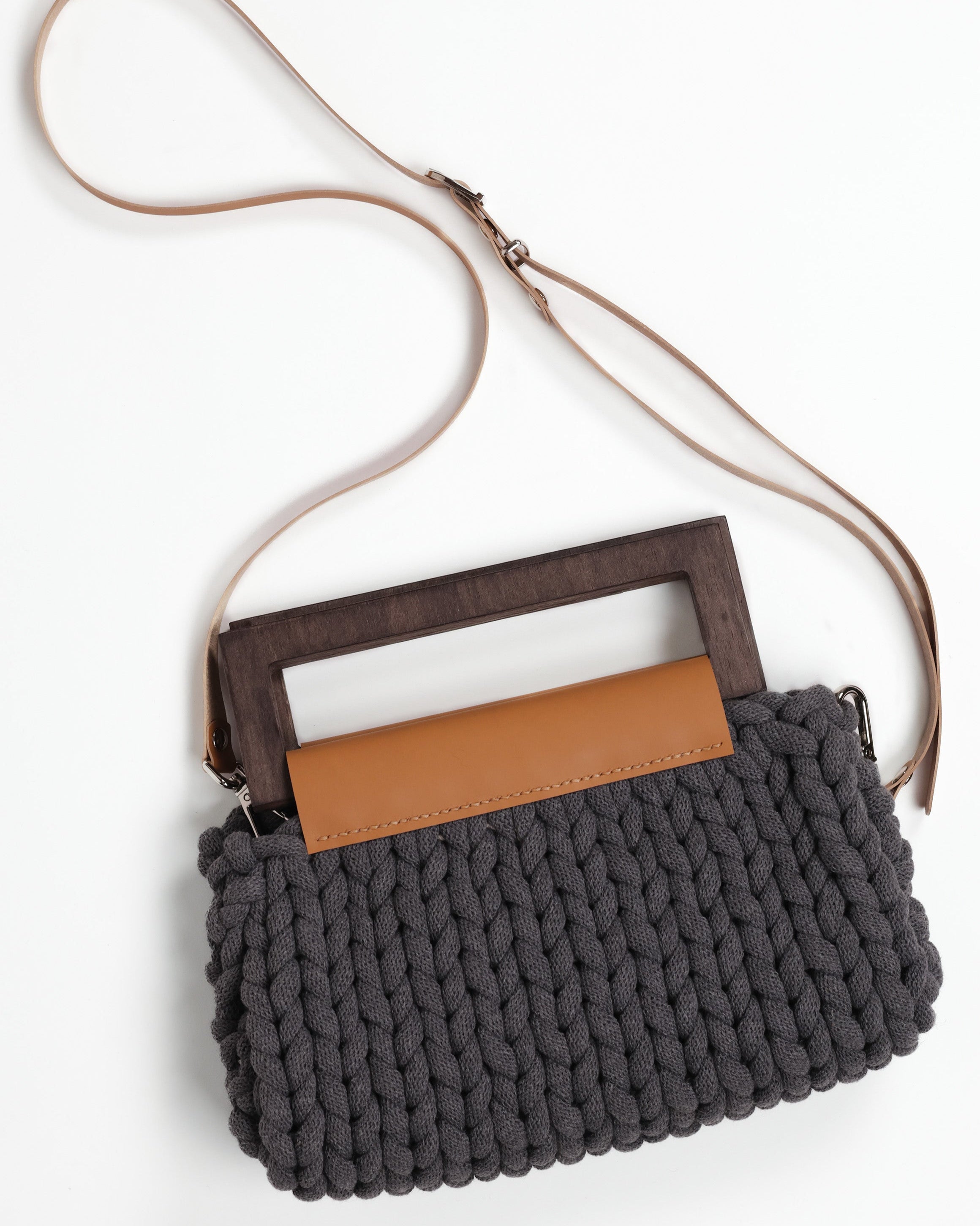 Vera Knitted Bag Camel Leather - Charcoal