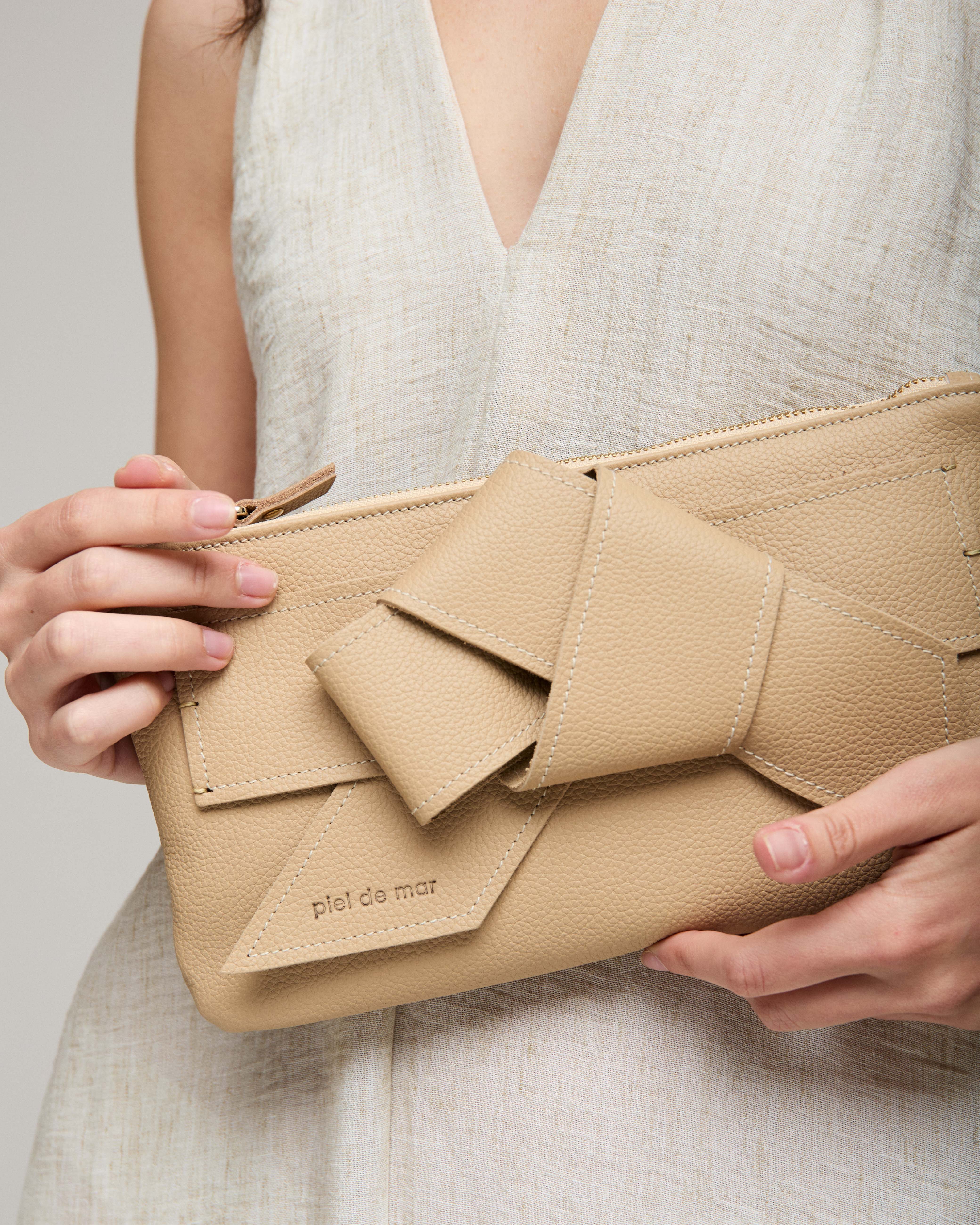 Valeria Leather Shoulder Bag - Natural Pebble