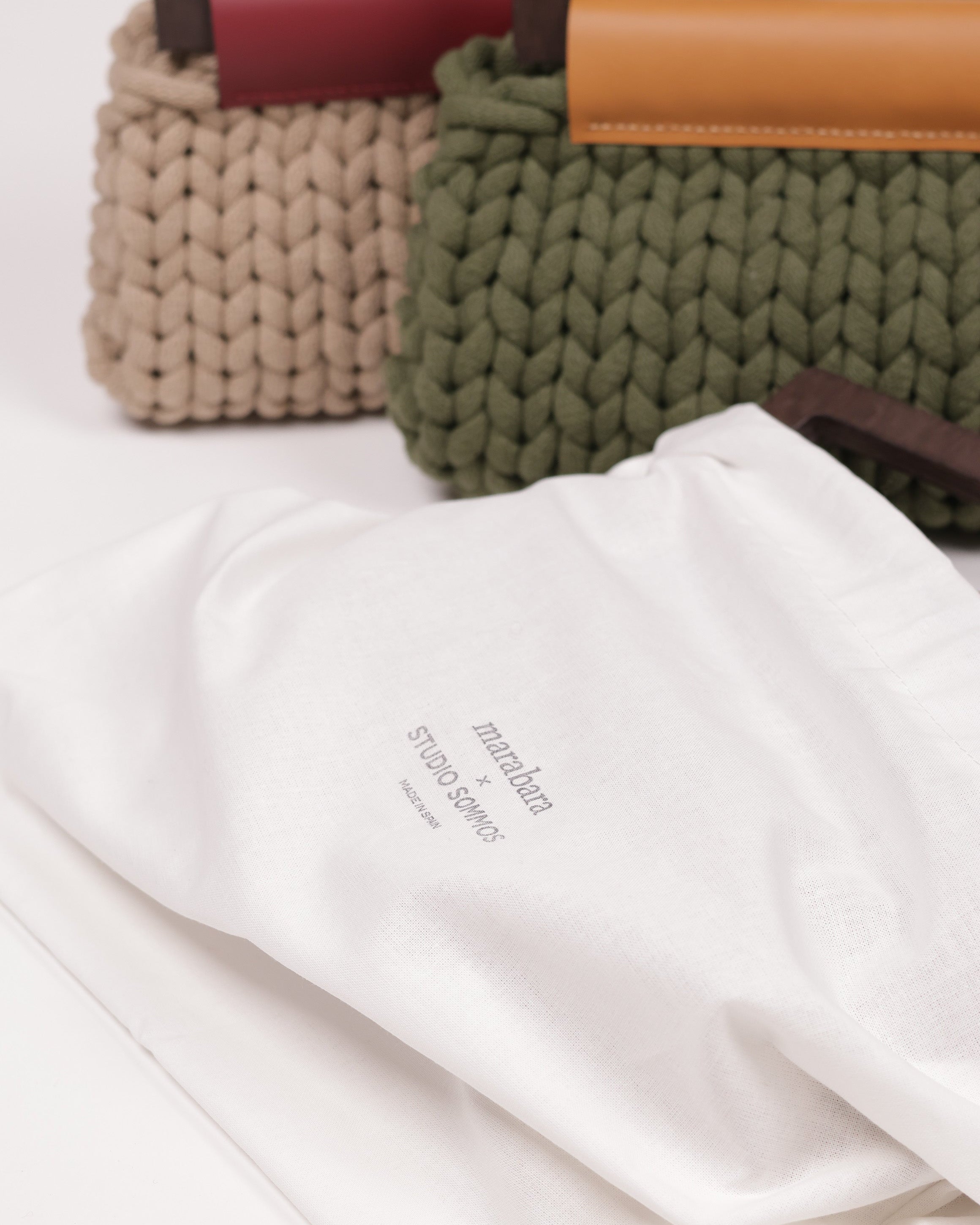 Vera Knitted Bag Burgundy Leather - Camel