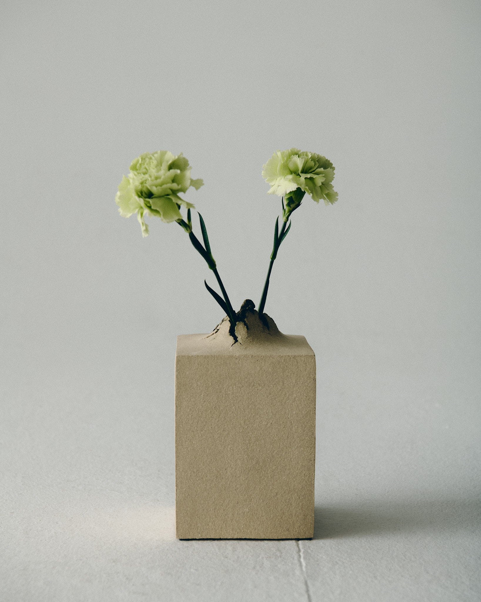 Kibo Vase Small - Beige Cement