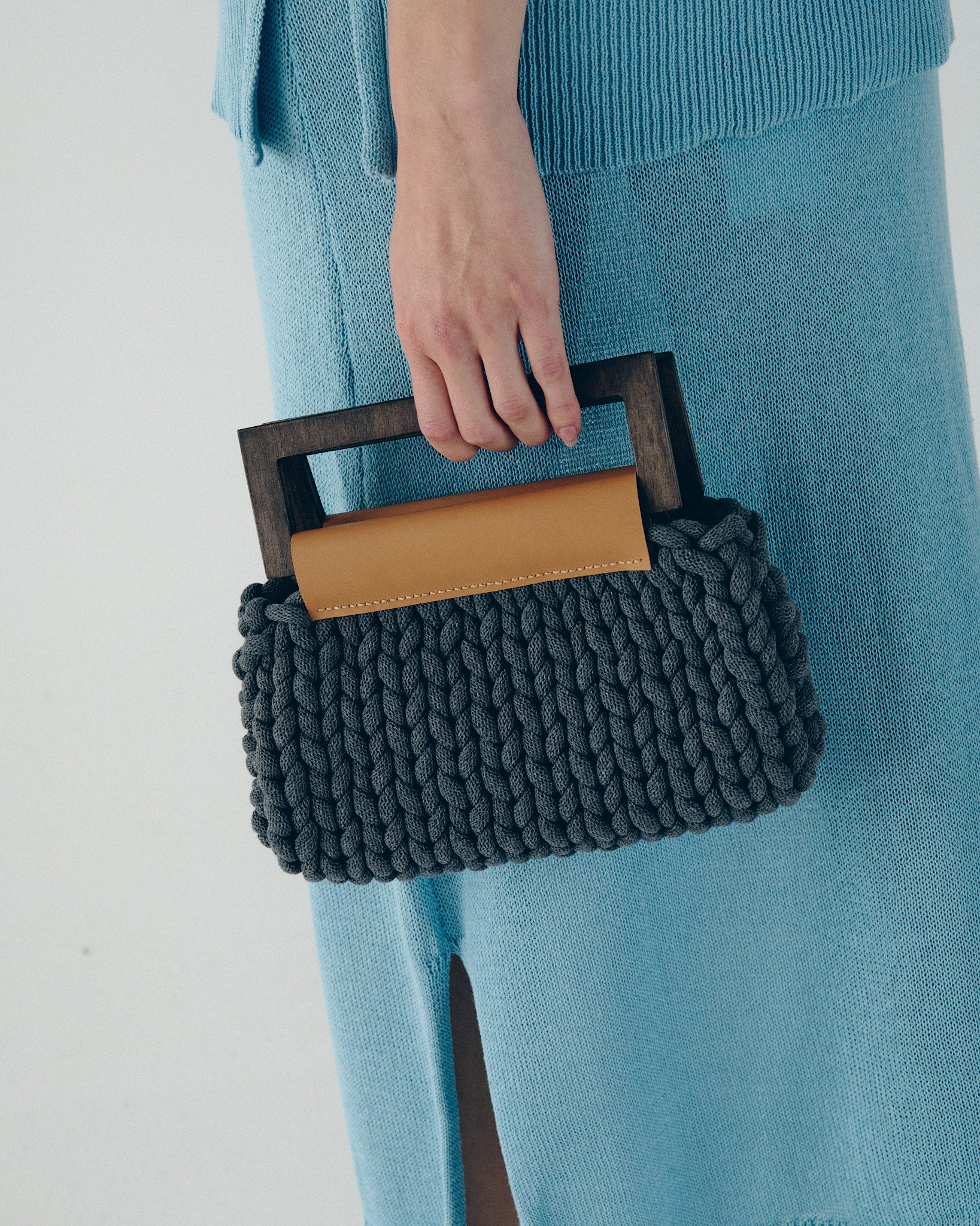 Vera Knitted Bag Camel Leather - Charcoal